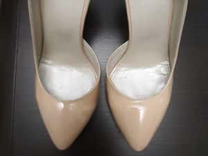 Pantofi bej din piele lacuita — miniatura 7