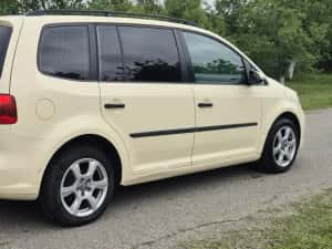 Volkswagen Touran 2.0TDI 140cp automatic 7 locuri — miniatura 3
