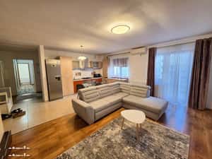 Inchiriez apartament cu 3 camere - 80 mp utili + 2 locuri de parcare — miniatura 3