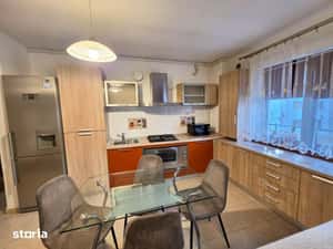 Inchiriez apartament cu 3 camere - 80 mp utili + 2 locuri de parcare — miniatura 4