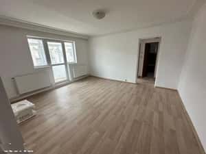 Apartament 2 camere, M11 , iC Bratianu, balcon și bucătărie separată — miniatura 2