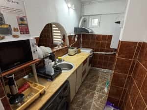 De vanzare de 3 camere din 85 strada Mărgeanului cu Alexandriei Centrala Termica — miniatura 4