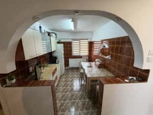 De vanzare de 3 camere din 85 strada Mărgeanului cu Alexandriei Centrala Termica — miniatura 5