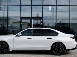 BMW 740d xDrive M Sport Package – Executive Lounge — miniatura 3