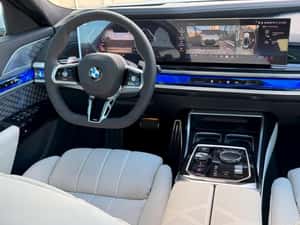 BMW 740d xDrive M Sport Package – Executive Lounge — miniatura 6