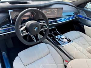 BMW 740d xDrive M Sport Package – Executive Lounge — miniatura 7