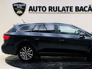 Toyota Avensis 1.8 Benzină Automată 147 CP 2012 — miniatura 3