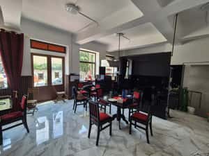 De Inchiriat Spatiu Comercial Stradal zona Decebal — miniatura 10