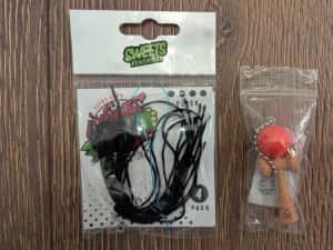 Accesorii (set cadou) pentru Kendama: ață, breloc, port-kendama (husă)