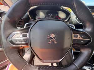 Peugeot 2008 Automată 130 HP Benzină — miniatura 4