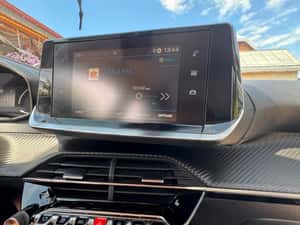 Peugeot 2008 Automată 130 HP Benzină — miniatura 6