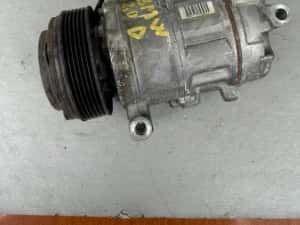 Compresor Clima BMW X1  2.0 D cod 4472601852 an 2008-2013 — miniatura 6