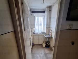 Apartament de renovat, 2 camere, centrala terminca,termopane, Florilor — miniatura 6