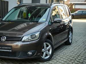 Volkswagen Touran Manuală 140 HP Diesel