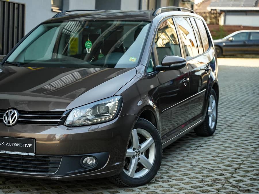Volkswagen Touran Manuală 140 HP Diesel — fotografie 1 din 7