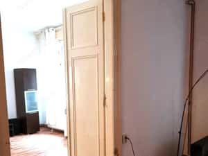 2 cam 2 bai 2 balcoane centrala proprie Cladire Istorica Piata Victoriei — miniatura 4