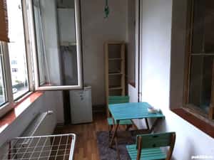 2 cam 2 bai 2 balcoane centrala proprie Cladire Istorica Piata Victoriei — miniatura 9