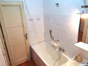 2 cam 2 bai 2 balcoane centrala proprie Cladire Istorica Piata Victoriei — miniatura 10