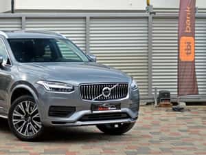 Volvo XC90 T8 AWD Plug-in Hybrid — miniatura 4