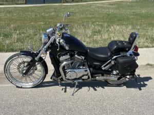 Suzuki intruder VS 600  (nu honda , harley , kawasaki ,yamaha ) — miniatura 4