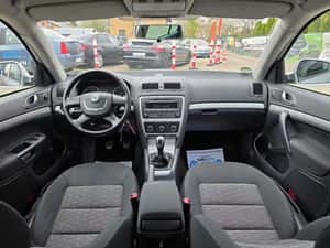 Skoda Octavia 1.6 TDI – simplă, spațioasă și gata de muncă — miniatura 5