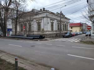 O poveste care asteapta sa fie rescrisa -cladire cu potential in centrul orasului Galati — miniatura 2
