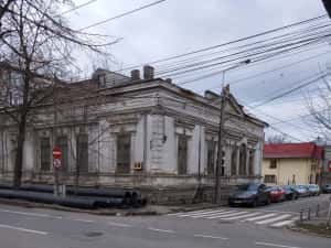 O poveste care asteapta sa fie rescrisa -cladire cu potential in centrul orasului Galati — miniatura 4