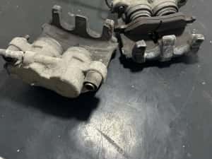 Etrier frana dreapta fata Mercedes ML W164 3.0 diesel V6 — miniatura 4