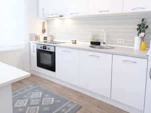 Renovat, mobilat și utilat - mutare imediată, central, lângă parc — miniatura 3