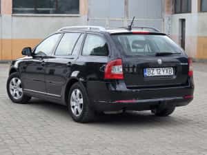 Skoda octavia benzina an 2012 — miniatura 4