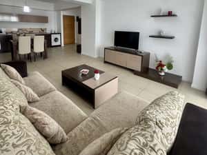 Inchiriez ap. 2 camere in Mamaia Zona Cazino - bloc Tudors Residence — miniatura 6