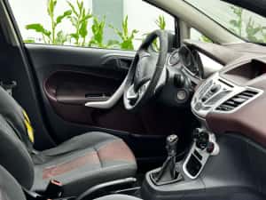 Ford fiesta fab .2009 motor 1.4 dci Titanium — miniatura 5