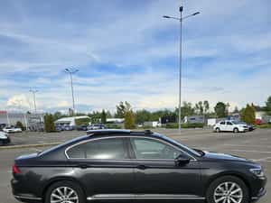 Volkswagen Passat Automată 120 HP Diesel — miniatura 2