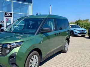 Ford Tourneo Courier 125 HP Benzină 12.822 km - 2024
