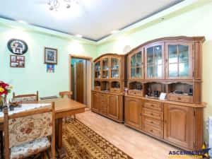 Pe incantare florala, casa cu 5 camere, curte individuala, Central, Brasov — miniatura 3