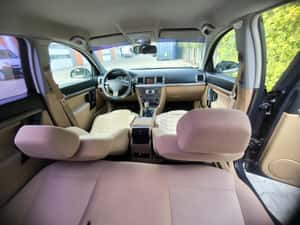 Opel Vectra Manuală 140 HP Benzină — miniatura 3