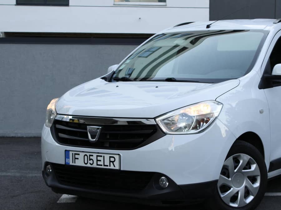 Dacia Lodgy AMBIANCE Manuală 89 HP Diesel — fotografie 1 din 7