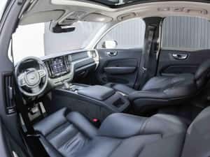 Volvo XC60 Hibrid 341 cp Automată 2021 — miniatura 6