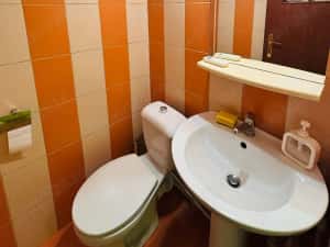 Ap. 3 camere decomandat + boxă, an constructie 1994 — miniatura 4