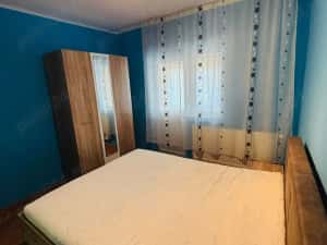 Ap. 3 camere decomandat + boxă, an constructie 1994 — miniatura 5