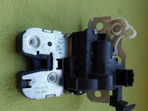 Incuietoare haion tiguan 2016,passat touran — miniatura 4