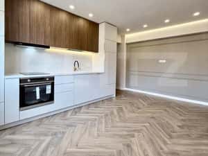 Apartament 3 camere, 52 mp, zona Centru — miniatura 2