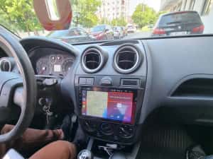 Navigatie Android Ford Fiesta Waze YouTube GPS casetofon