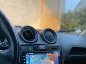 Navigatie Android Ford Fiesta Waze YouTube GPS casetofon — miniatura 2