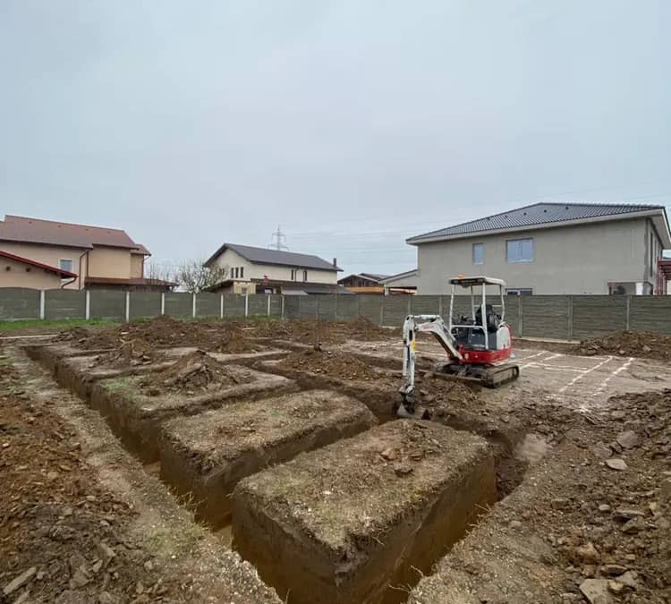 Lucrari(servicii)miniexcavator,sapaturi,fundatii,fose,santuri,piscine — fotografie 1 din 10