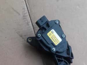 Pedala acceleratie Dacia Logan 2 cod 180026342R — miniatura 3