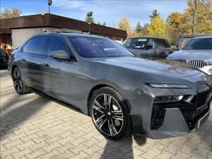 BMW 750 Hibrid - 56.000 km - 2023