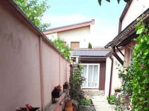 Închiriez apartament cu o cameră la casă — miniatura 2