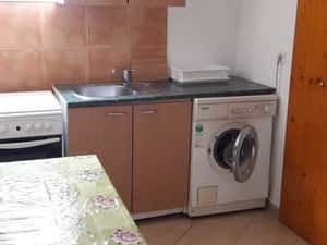 Închiriez apartament cu o cameră la casă — miniatura 6