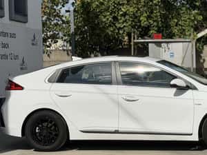 HYUNDAI IONIQ – An fabricație 2016, combi spațios, motorizare benzină hybrid, transmisie automată, 5 uși. — miniatura 5